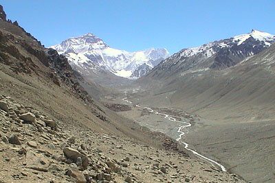 Everest vanaf de helling boven het Rongbuk klooster